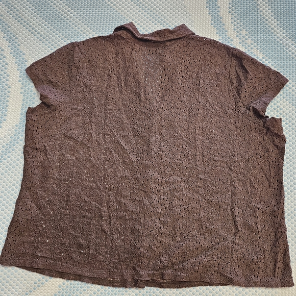 Avenue Brown Cap Sleeve Collared Button Down Shirt in Plus Size - Picture 4 of 8